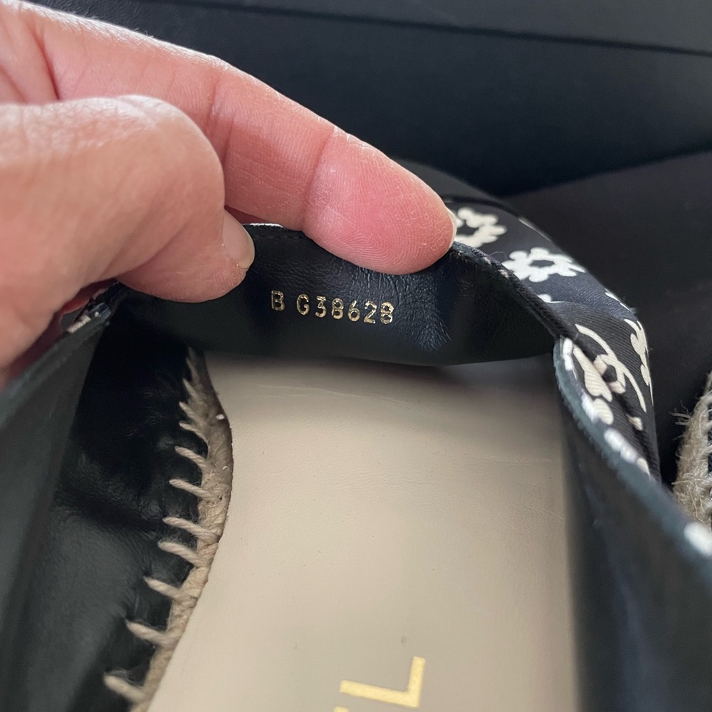 ❌SOLD❌Authentic New Chanel Espadrilles - Picture 7 of 8